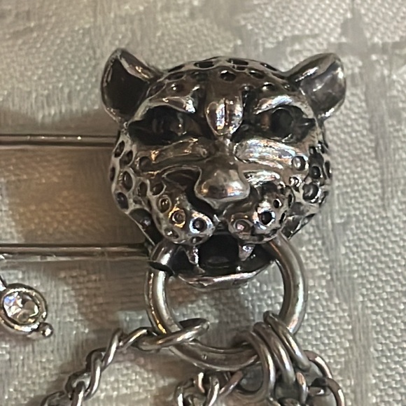 Panther pin in Silver tone - Picture 2 of 6